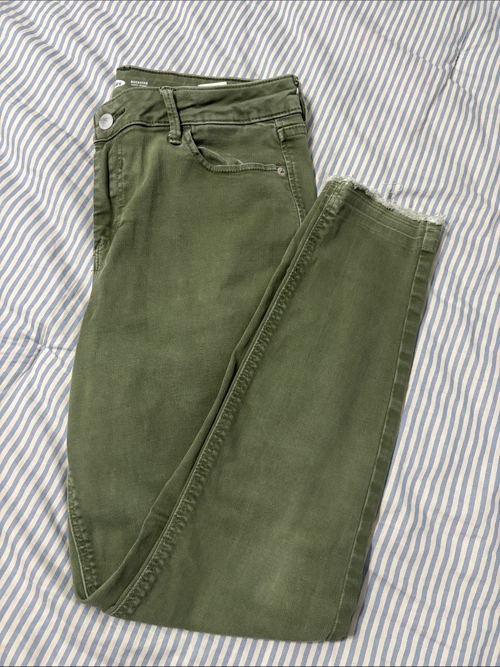 Old Navy Rockstar Olive Green Super Skinny Jeans, size 10